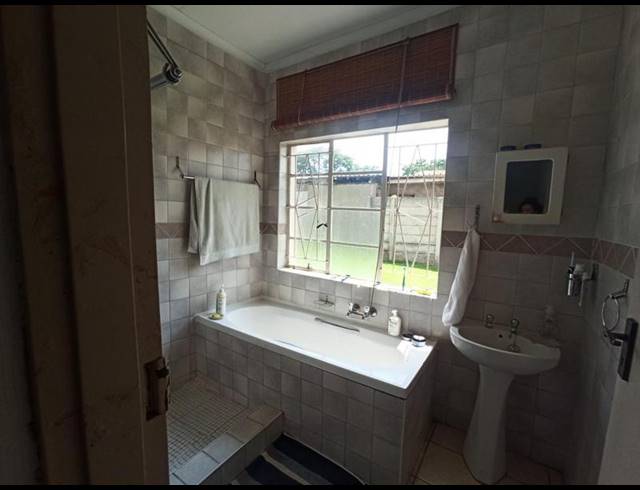 3 BEDROOM PROPERTY TO RENT IN PRIMROSE